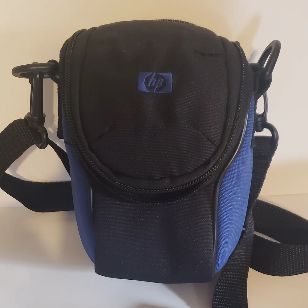 HP Camera Case Several Pockets Unzip To Extend Wider Shoulder Strap